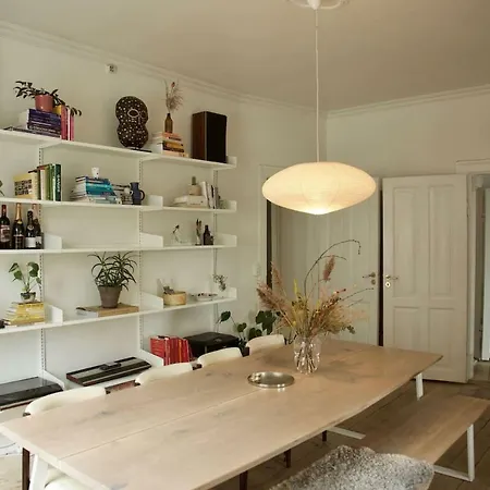 Bright, Comfortable Family Retreat In Fun Norrebro Apartamento Copenhaga